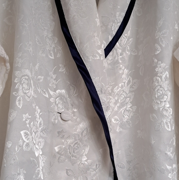 Vintage Inner Most Double Breasted Rose Embossed Night Shirt   Size XL - Picture 2 of 8